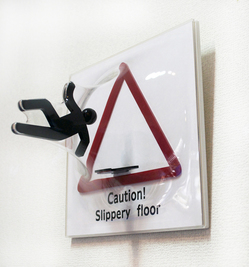 061「slippery floor」HP.jpg
