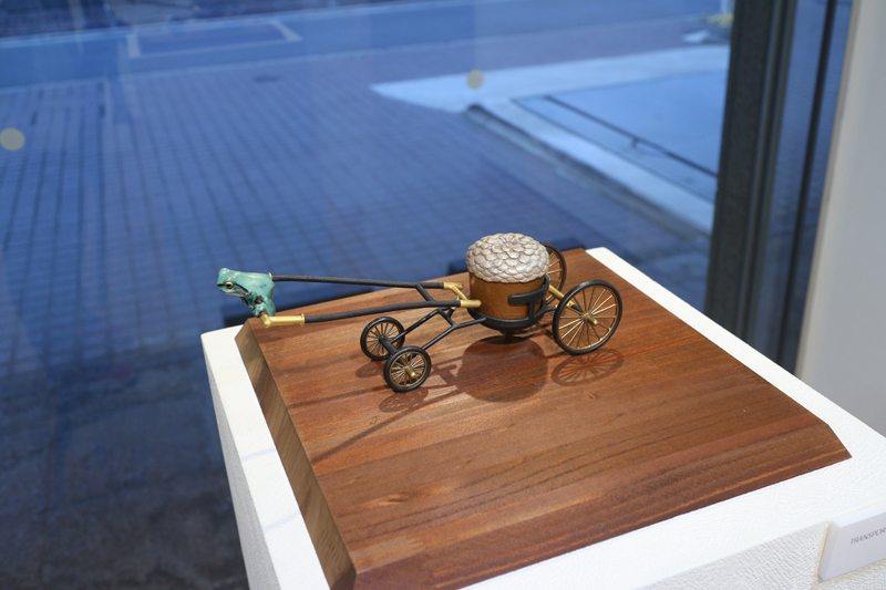 メダル 二人の人物 浮彫り　三越 ART FAIR GINZA 2024 tagboat×MITSUKOSHI | 銀座三越